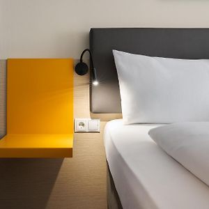 Standard Zimmer mit Zugang für Rollstuhlfahrer mit Queensize-Bett